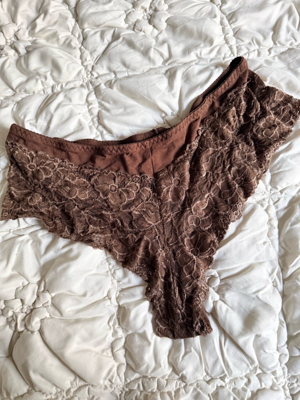 Ladies Lace Bikini Thong Panties - Chocolate Latte Brown Women’s Intimates